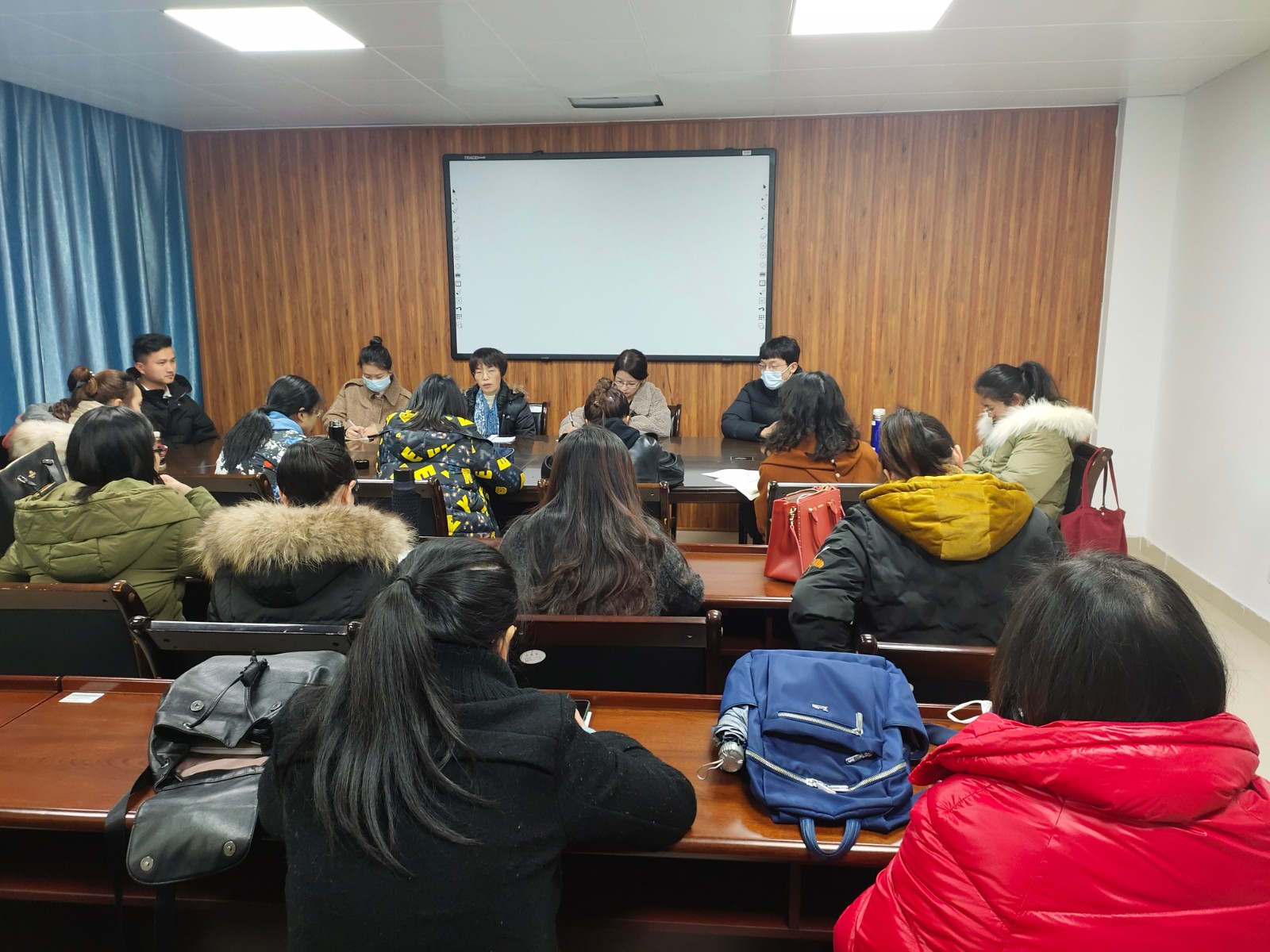 教学督导反馈会.jpg